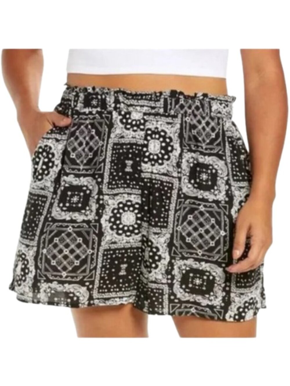 BP. Black & White Bandana Print High-Waist Paperbag Shorts Size 3X